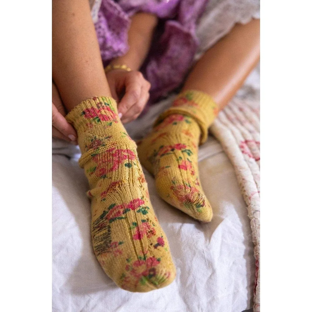 Magnolia Pearl Floral Knit Crew Socks Mustard Yellow Rose Cottagecore NWT - Picture 3 of 4